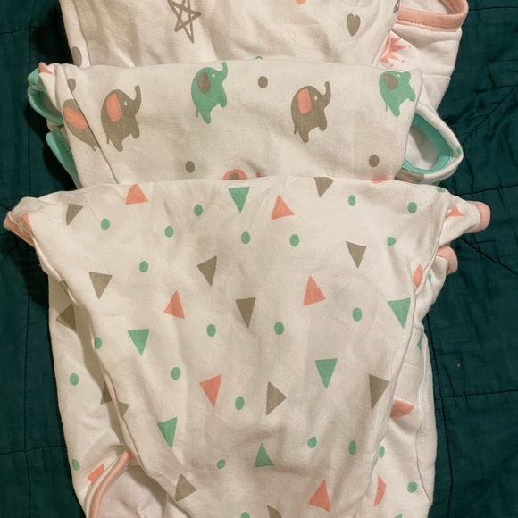 Set of 3 Bublo Newborn Swaddles washed once never used! Elephant/star/△ design - Picture 3 of 5